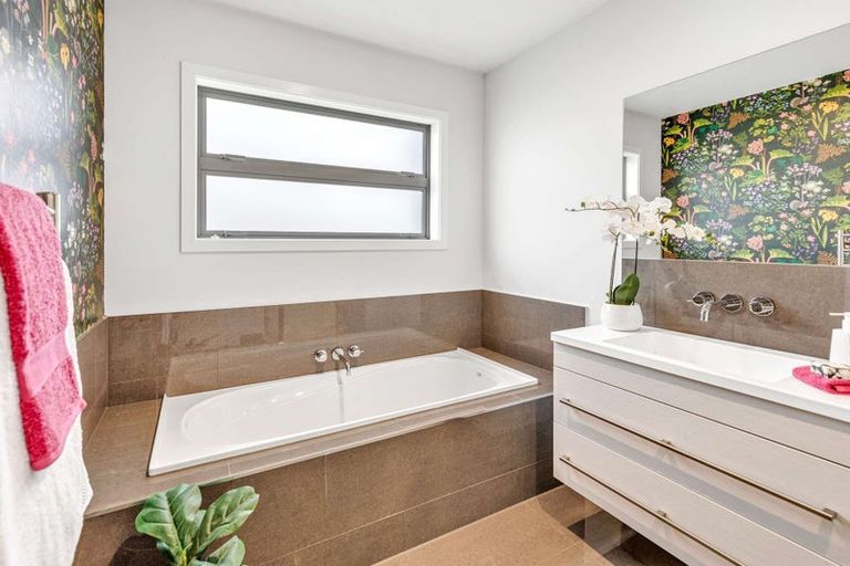 Photo of property in 25a Glasgow Street, Takaro, Palmerston North, 4412