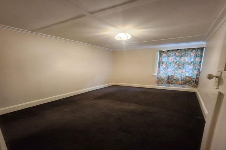 Photo of property in 46 Queens Drive, Lyall Bay, Wellington, 6022
