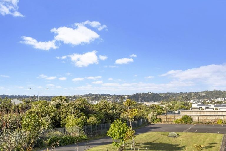 Photo of property in 40 Memorial Park Lane, Hobsonville, Auckland, 0618