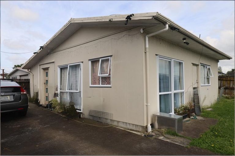 Photo of property in 2 Halswell Street, Mangere East, Auckland, 2024