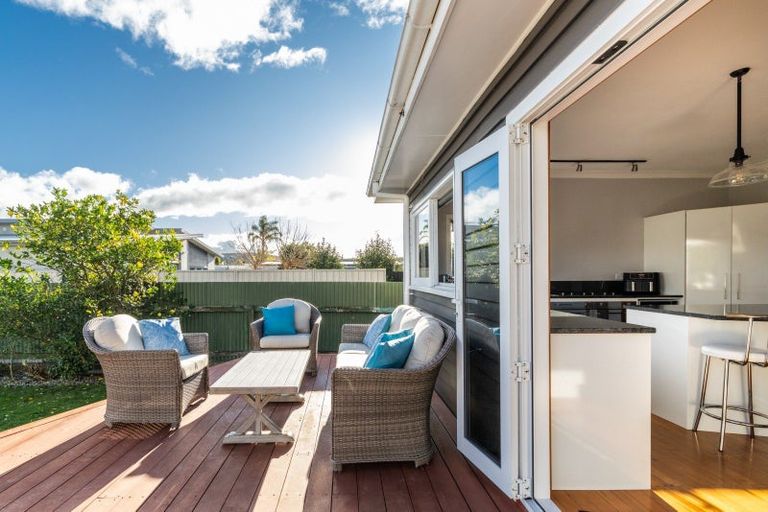 Photo of property in 52 Auckland Road, Greenmeadows, Napier, 4112