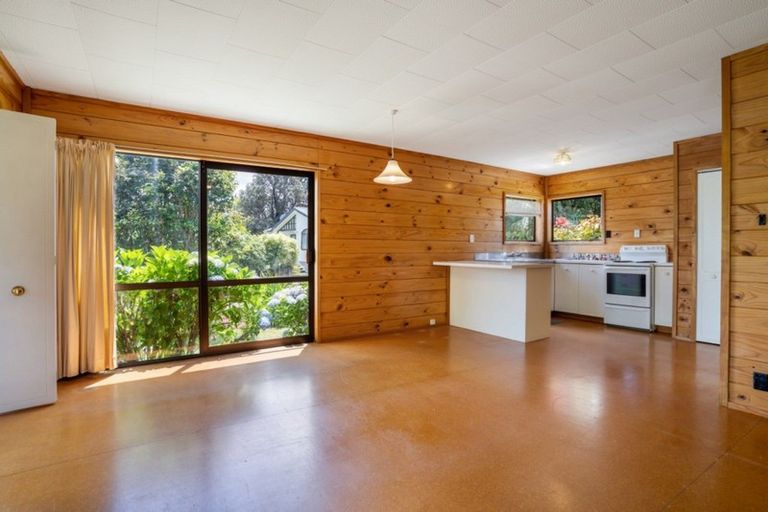 Photo of property in 128 Avalon Place, Whangamata, 3620