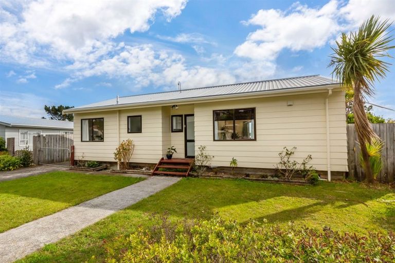 Photo of property in 17 The Bollard, Whitby, Porirua, 5024