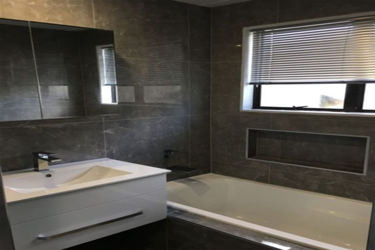 Photo of property in 33 Danube Lane, Glen Eden, Auckland, 0602