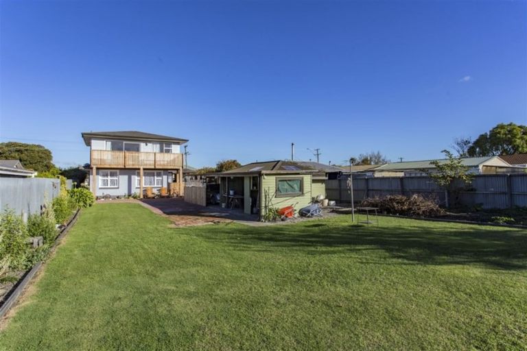 Photo of property in 122 Kippenberger Avenue, Rangiora, 7400