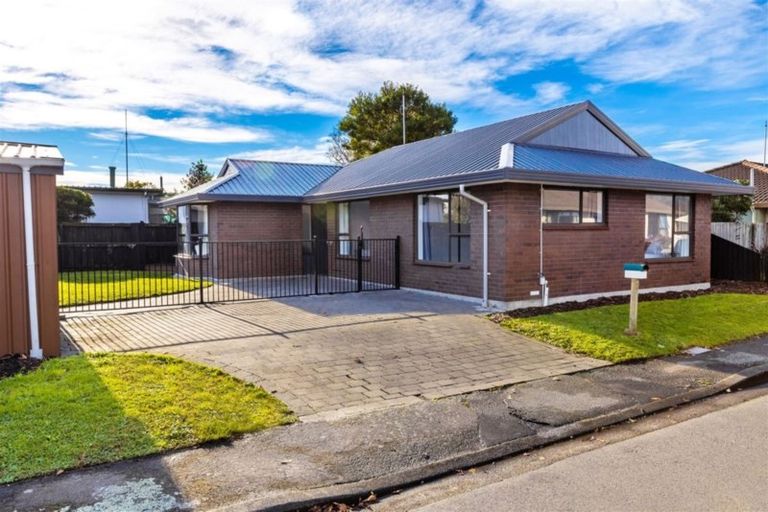 Photo of property in 2 Flaxwood Lane, Waltham, Christchurch, 8023