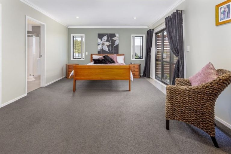 Photo of property in 9 Northvale Place, Pukekohe, 2120