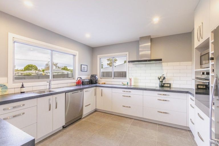 Photo of property in 24 Dee Street, Otane, 4202