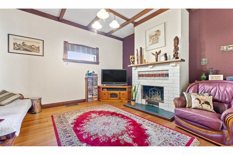 Photo of property in 56 Ngataringa Road, Devonport, Auckland, 0624