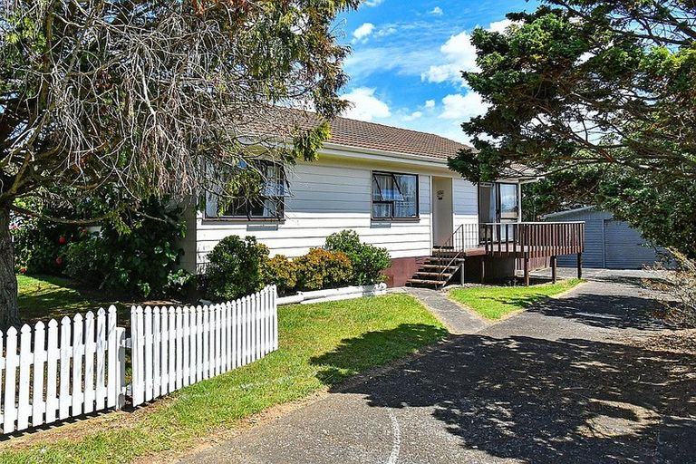 Photo of property in 129 Finlayson Avenue, Clendon Park, Auckland, 2103
