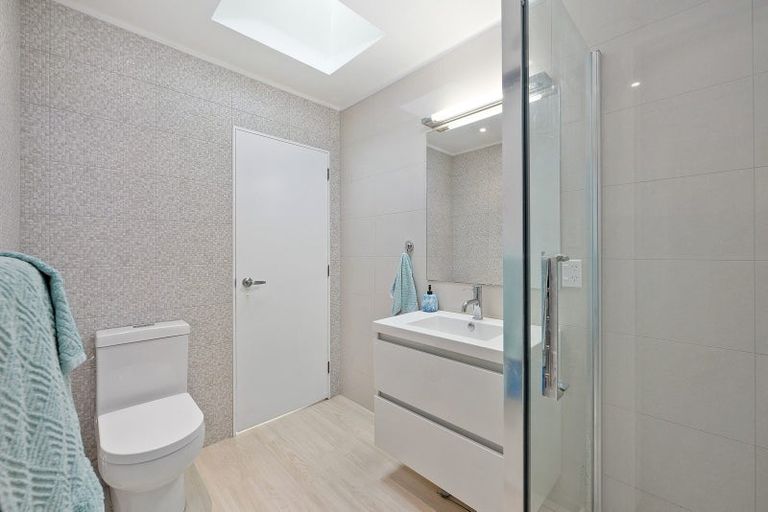 Photo of property in 1/252 Hibiscus Coast Highway, Orewa, 0931