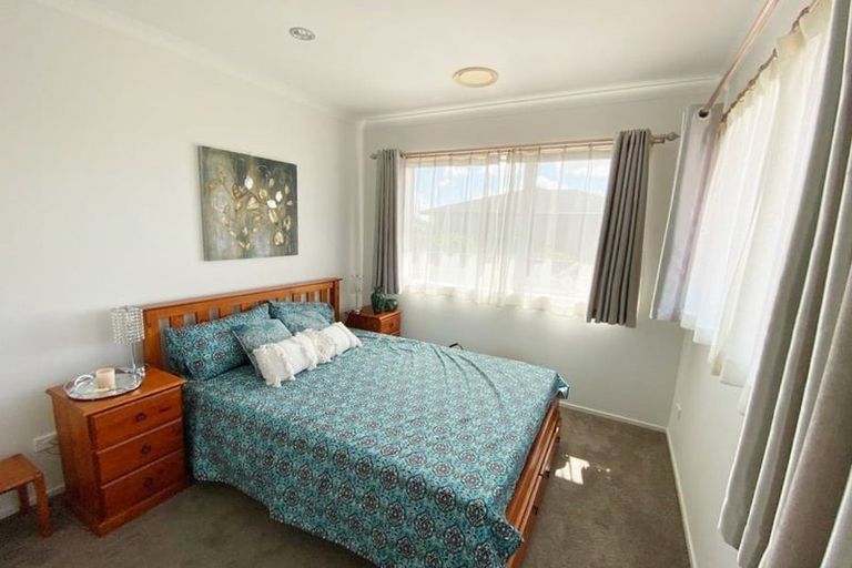 Photo of property in 6 Sauvignon Avenue, Ranui, Auckland, 0612
