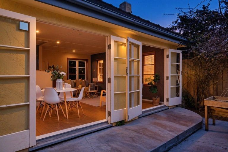 Photo of property in 25 Weka Road, Raumati Beach, Paraparaumu, 5032