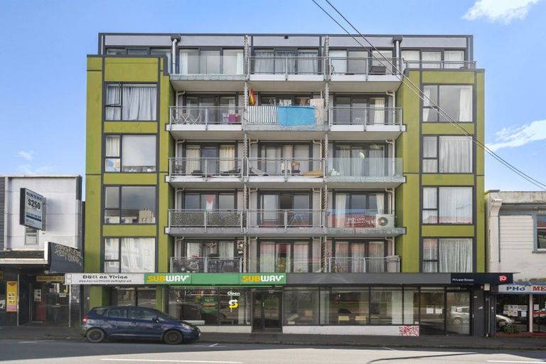 Photo of property in Dual Apartments, 201/142 Vivian Street, Te Aro, Wellington, 6011