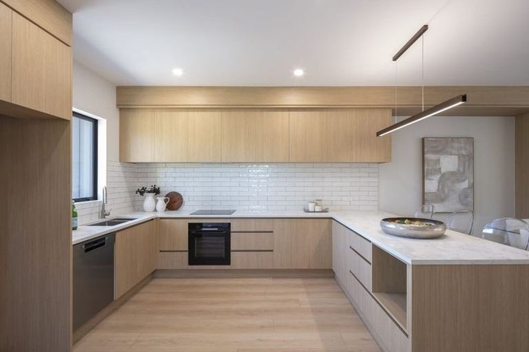 Photo of property in 4/9 Rengarenga Rise, Fairview Heights, Auckland, 0632