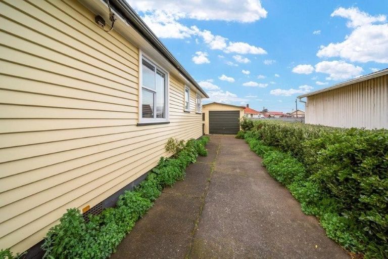 Photo of property in 6 Laurent Vc Street, Hawera, 4610