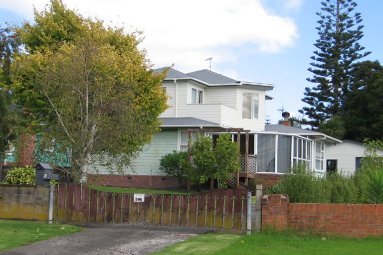 Photo of property in 9 Neil Avenue, Te Atatu Peninsula, Auckland, 0610