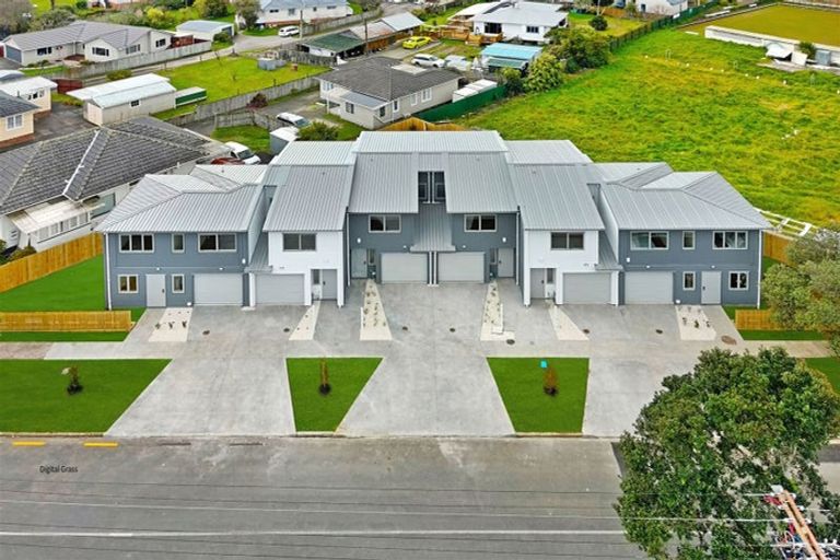 Photo of property in 11d Reid Road, New Lynn, Auckland, 0600