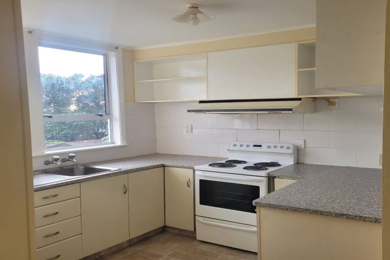 Photo of property in 19 Cook Street, Marfell, New Plymouth, 4310