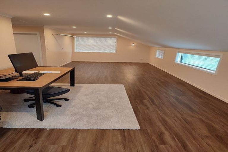 Photo of property in 111b Colwill Road, Massey, Auckland, 0614