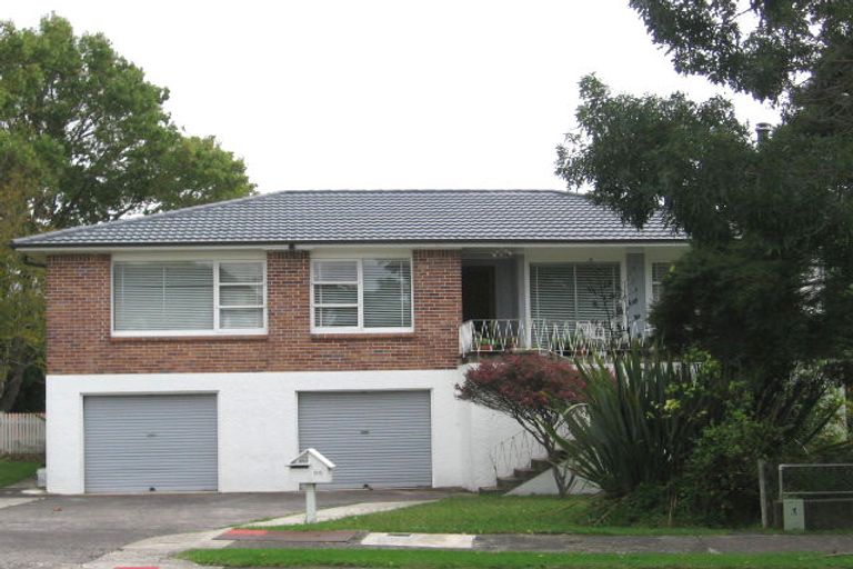 Photo of property in 80 Edmonton Road, Henderson, Auckland, 0612