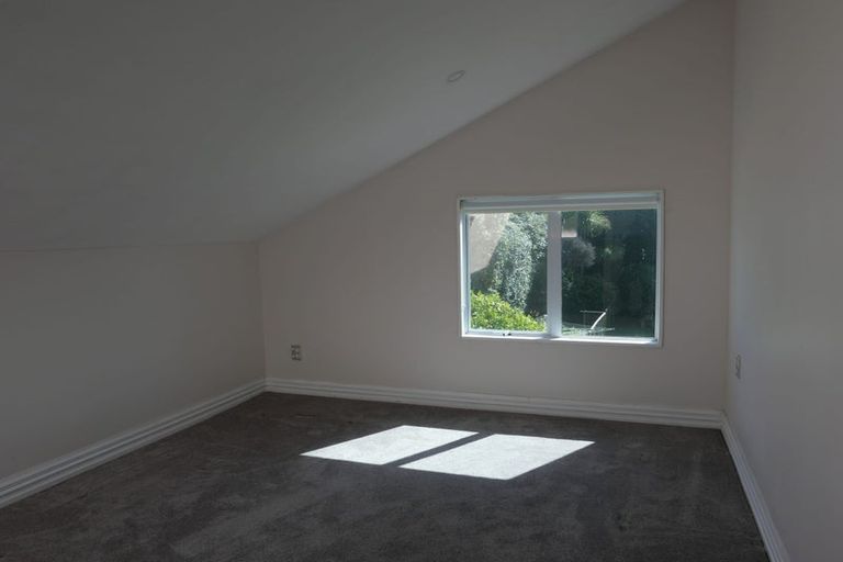 Photo of property in 10 Karu Crescent, Waikanae, 5036