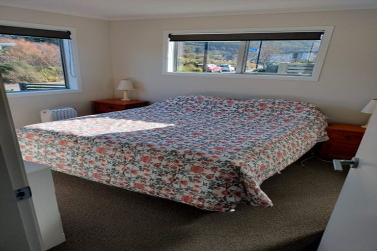 Photo of property in 12 Pateke Drive, Kenepuru, Porirua, 5022