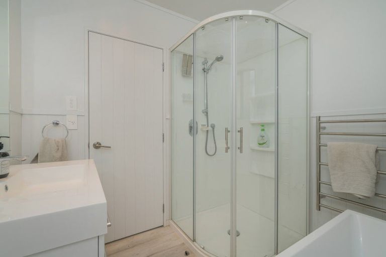 Photo of property in 8 Laura Place, Whitianga, 3510