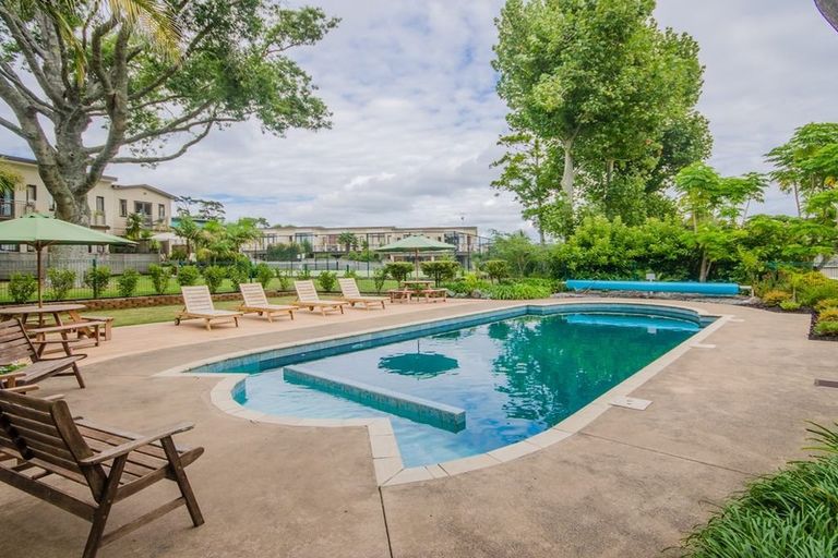 Photo of property in The Grange, 11/92 Bush Road, Albany, Auckland, 0632