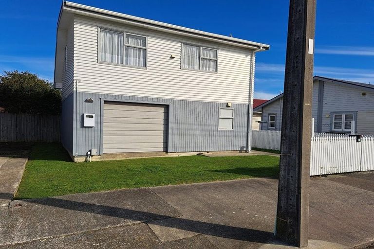Photo of property in 42 Plunket Avenue, Petone, Lower Hutt, 5012