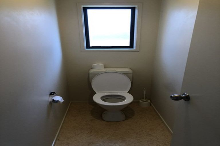 Photo of property in 10 Gerona Crescent, Hillpark, Auckland, 2102