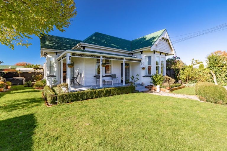 Photo of property in 12 Tyrone Street, Belfast, Christchurch, 8051