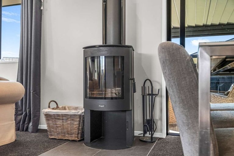 Photo of property in 1 Cox Lane, Amberley, 7410