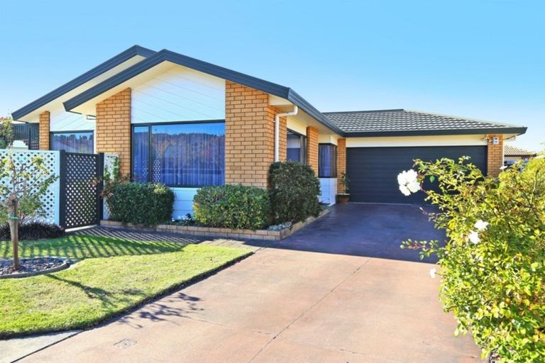 Photo of property in 11 Beaufort Place, Taradale, Napier, 4112
