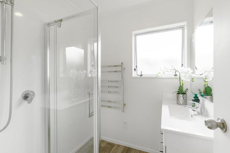 Photo of property in 23 Tawa Road, Te Atatu Peninsula, Auckland, 0610