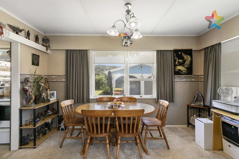 Photo of property in 33 Meremere Street, Wainuiomata, Lower Hutt, 5014