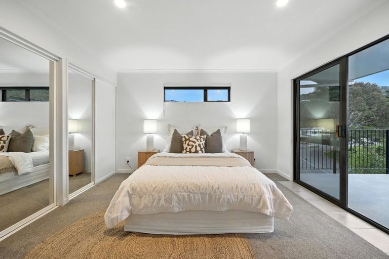 Photo of property in 122 Mccormacks Bay Road, Redcliffs, Christchurch, 8081