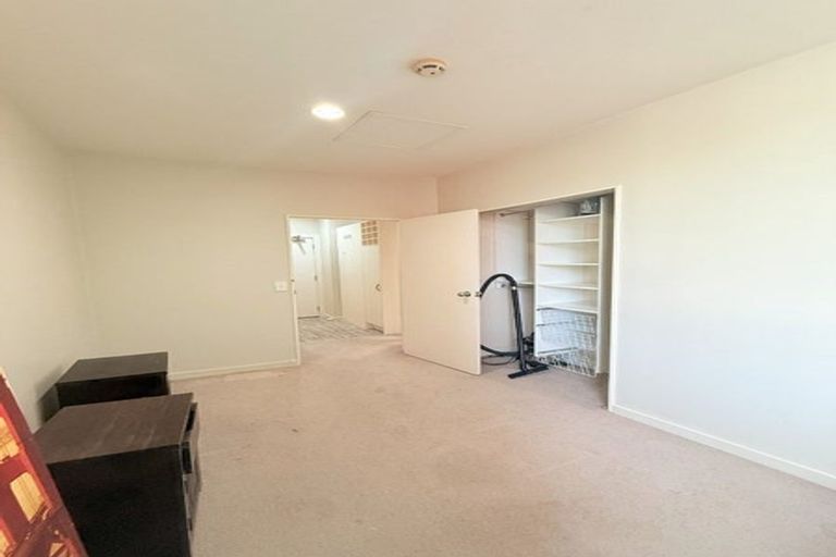 Photo of property in Terrace Tower Apartments, 8b/126 The Terrace, Wellington Central, Wellington, 6011