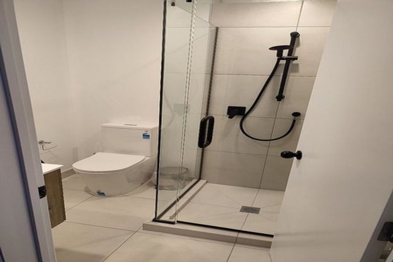 Photo of property in 111b Colwill Road, Massey, Auckland, 0614