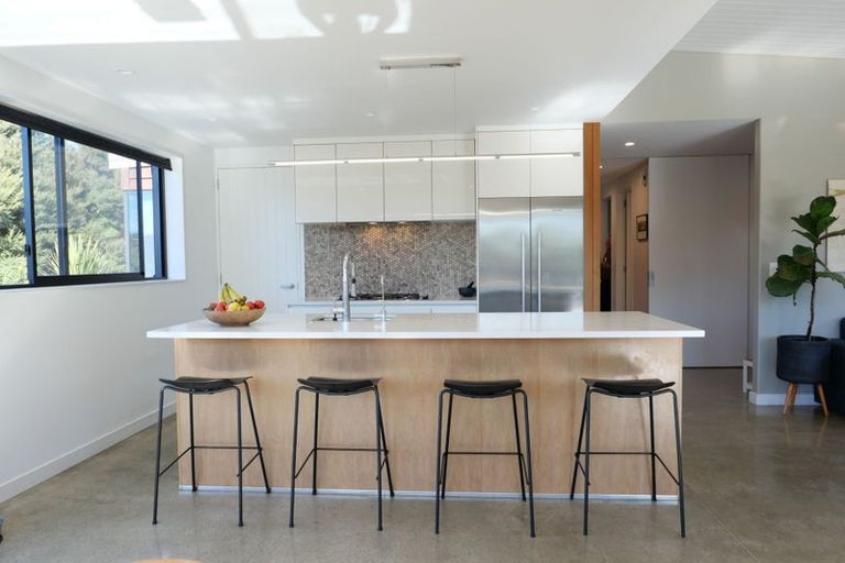 Photo of property in 3 Te Heke Place, Waikanae, 5036