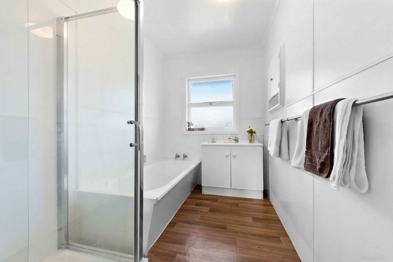 Photo of property in 34 Kohekohe Street, New Lynn, Auckland, 0600
