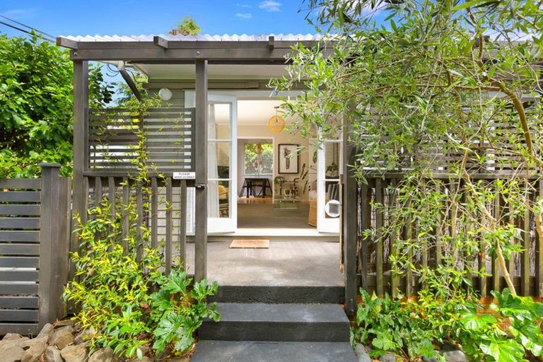 Photo of property in 1/67 Matipo Road, Te Atatu Peninsula, Auckland, 0610