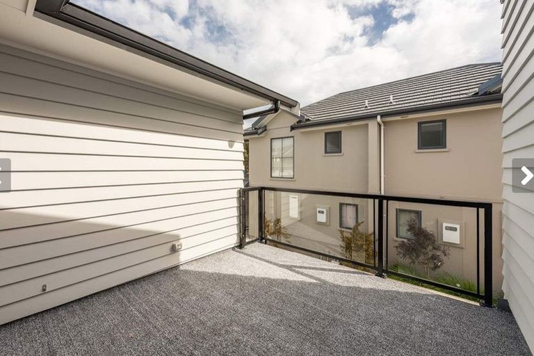 Photo of property in 10 Frankmoore Avenue, Johnsonville, Wellington, 6037