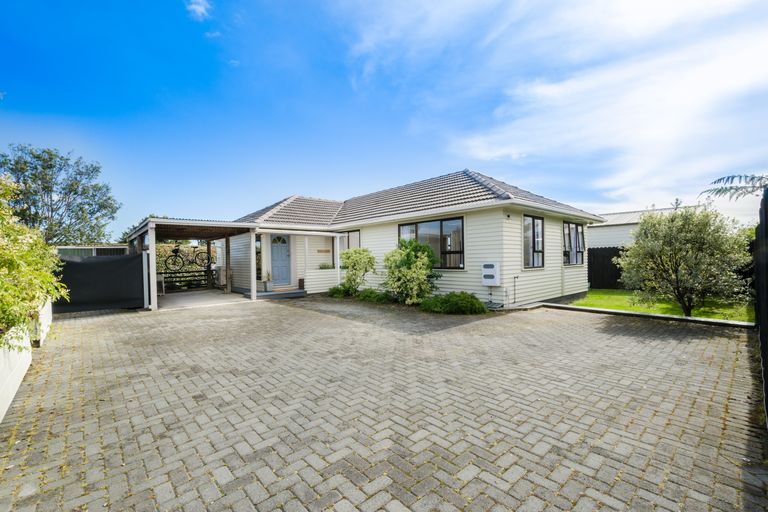 Photo of property in 4 Stafson Lane, Te Atatu Peninsula, Auckland, 0610