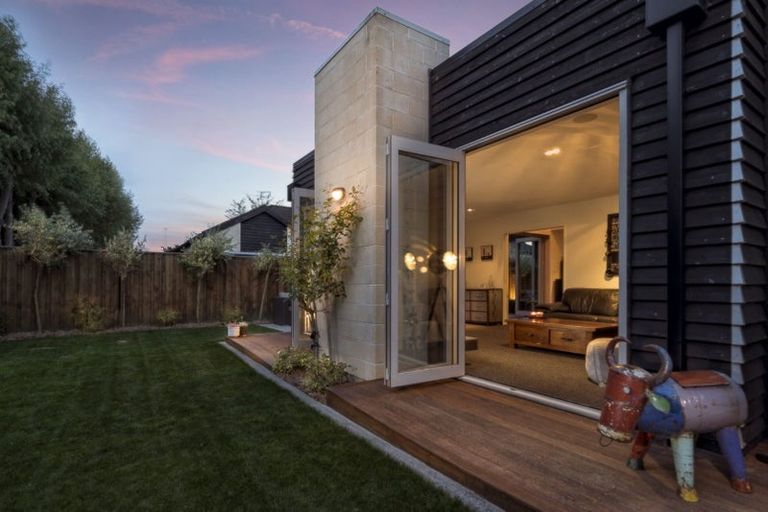 Photo of property in 97f Englefield Road, Northwood, Christchurch, 8051