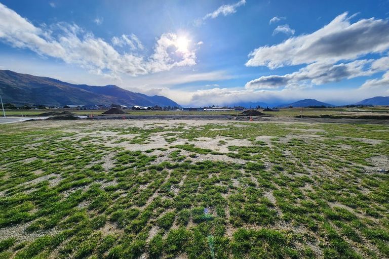 Photo of property in 27 Packer Road, Wanaka, 9382