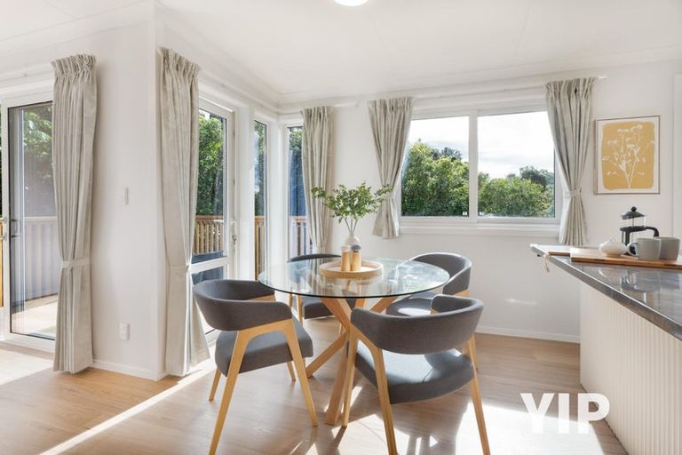 Photo of property in 23 Padnell Crescent, Paparangi, Wellington, 6037