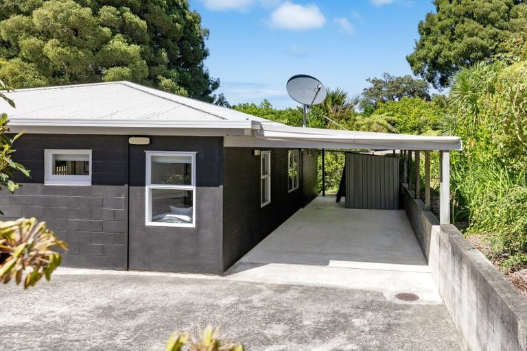 Photo of property in 15 Buckleton Road, Tawharanui Peninsula, Matakana, 0986