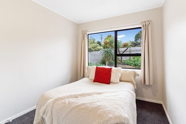 Photo of property in 28 Moire Road, Massey, Auckland, 0614