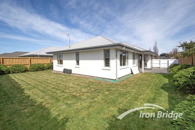 Photo of property in 17 Faringdon Boulevard, Rolleston, 7615